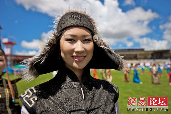 實拍蒙古:美女多男人少