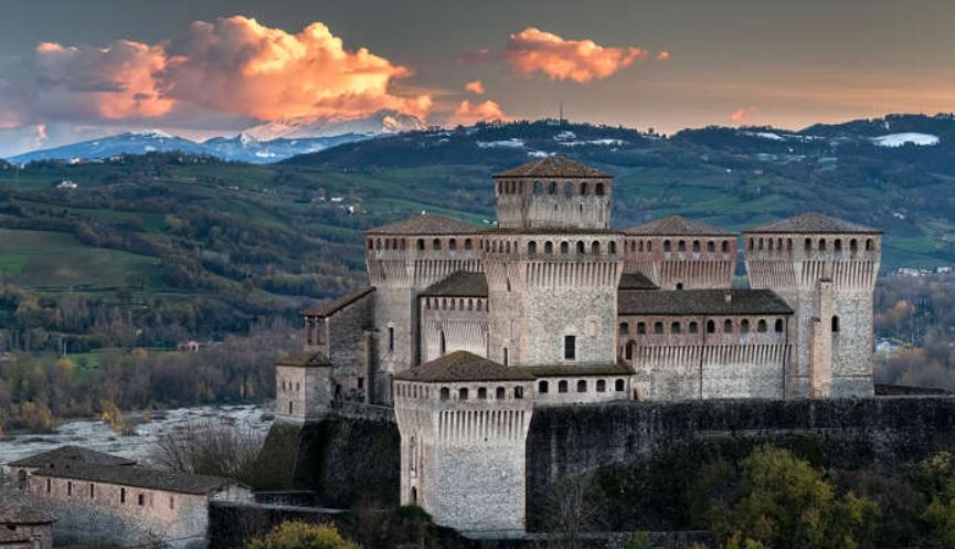 意大利托雷恰拉城堡