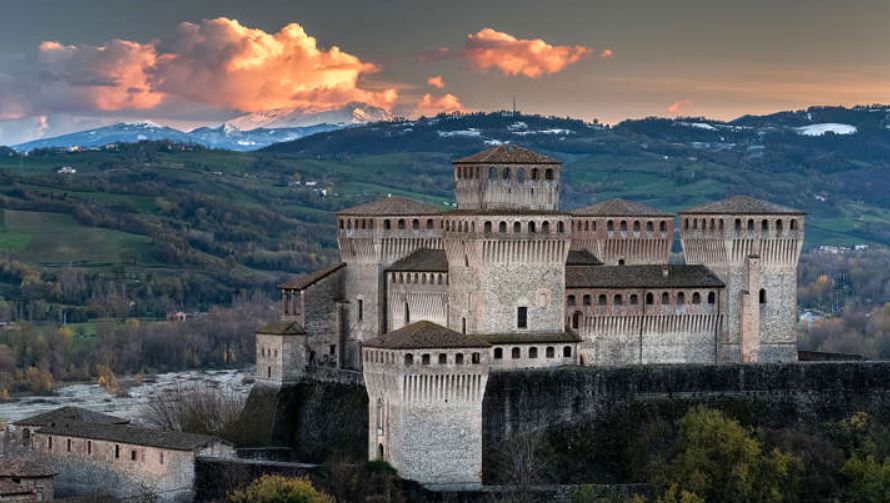意大利托雷恰拉城堡